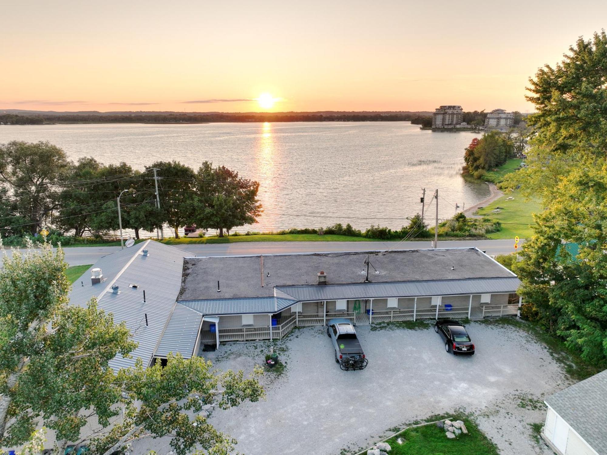 Lakeside Inn Orillia Buitenkant foto